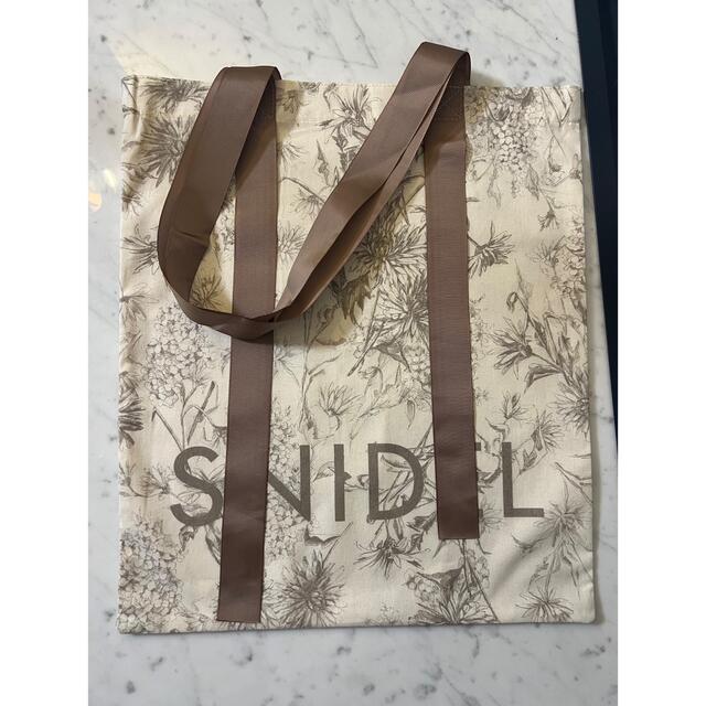 SNIDEL(スナイデル)のスナイデル  銀座三越　限定ショッパー(花柄) レディースのバッグ(ショップ袋)の商品写真