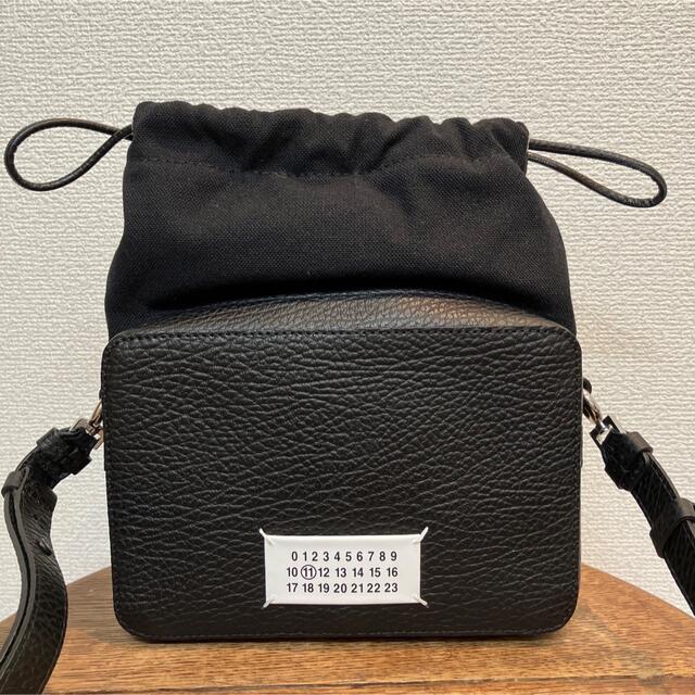 Maison Martin Margiela(マルタンマルジェラ)のMAISON MARGIELA マルジェラ ショルダーバッグ カメラバッグ メンズのバッグ(ショルダーバッグ)の商品写真