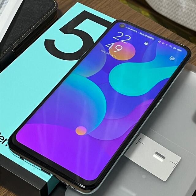 OPPO(オッポ)の美品 OPPO Reno5 A COH2199 simフリー 版 アイスブルー  スマホ/家電/カメラのスマートフォン/携帯電話(スマートフォン本体)の商品写真