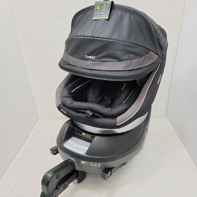 combi(コンビ)の【美品♡ハイグレード】combi ネルーム ISOFIX 回転式チャイルドシート キッズ/ベビー/マタニティの外出/移動用品(自動車用チャイルドシート本体)の商品写真