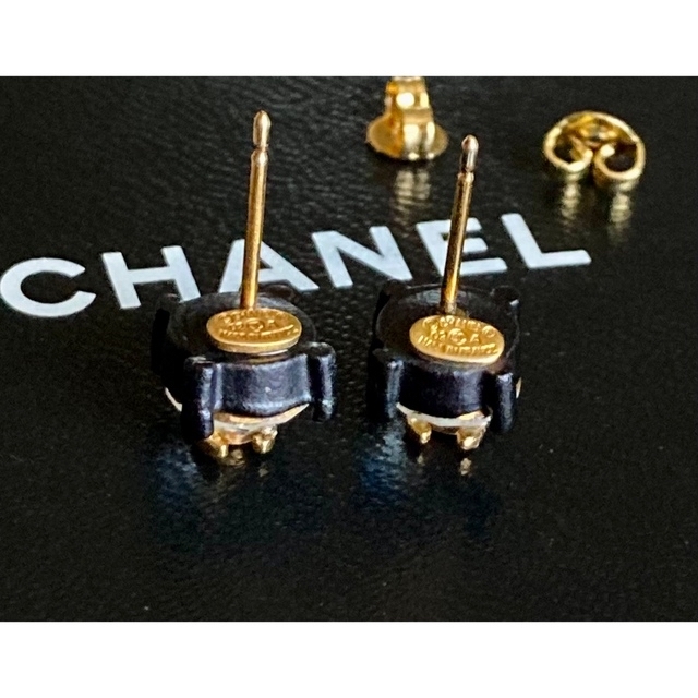 CHANEL(シャネル)のシャネル❤️ヴィンテージ ミニ ピアス レディースのアクセサリー(ピアス)の商品写真