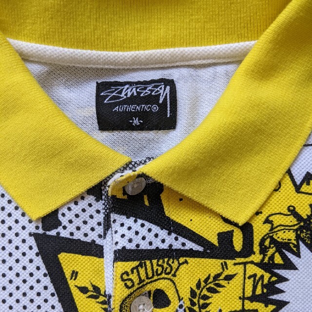 STUSSY(ステューシー)のSTUSSY　半袖ポロシャツ　黄色　黒色　白色　総柄　Mサイズ　スカル　ドクロ メンズのトップス(ポロシャツ)の商品写真