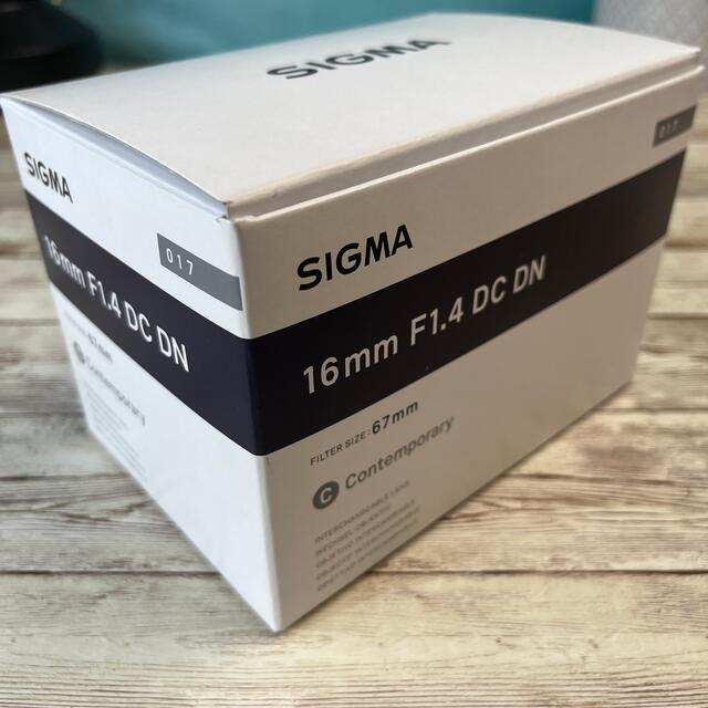 SIGMA(シグマ)のSIGMA 1.6mm F1.4 DC DN スマホ/家電/カメラのカメラ(レンズ(単焦点))の商品写真