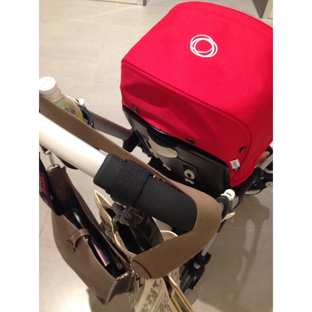 AIRBUGGY(エアバギー)の♪おまけ沢山♪  bugaboo bee3　バガブービー３ 大丸心斎橋店で購入 キッズ/ベビー/マタニティの外出/移動用品(ベビーカー/バギー)の商品写真