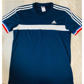 アディダス(adidas)のadidas Tシャツ(Tシャツ/カットソー(半袖/袖なし))