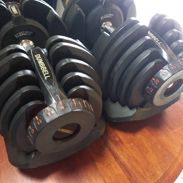 DUMBBELL 可変式ダンベル 筋トレ エクササイズ スポーツ/アウトドアのトレーニング/エクササイズ(トレーニング用品)の商品写真