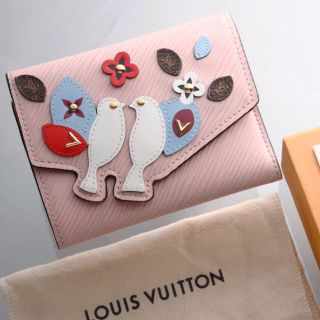 ルイヴィトン(LOUIS VUITTON)のK3032M 美品 ヴィトン エピ ヴィクトリーヌ 三つ折 コンパクト 財布(財布)