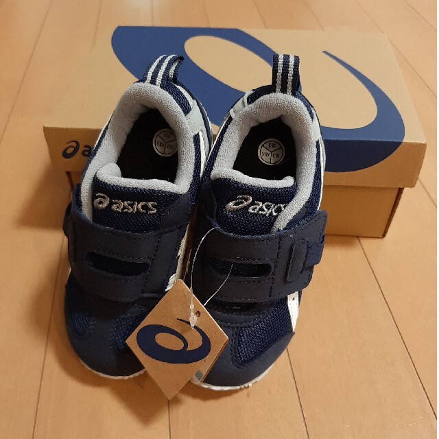 asics(アシックス)のasics　スクスク　16.0 新品未使用　suku2 IDAHO キッズ/ベビー/マタニティのキッズ靴/シューズ(15cm~)(スニーカー)の商品写真