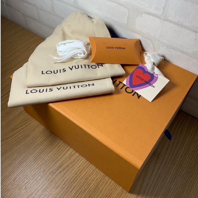 LOUIS VUITTON(ルイヴィトン)のルイヴィトン LVオリラインスニーカー(172) メンズの靴/シューズ(スニーカー)の商品写真