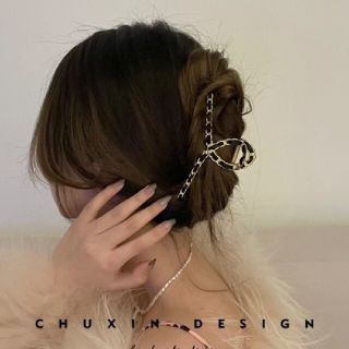 黒 ゴールドチェーン ヘアクリップ 韓国 バンズクリップ ビッグシルエット(その他)