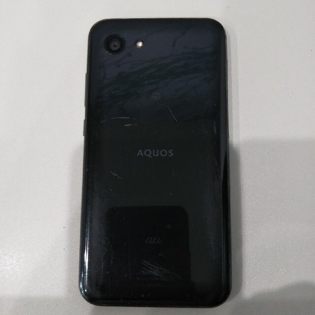 AQUOS(アクオス)のau SHV41 & UQ mobile SHV43_u 2台 スマホ/家電/カメラのスマートフォン/携帯電話(スマートフォン本体)の商品写真