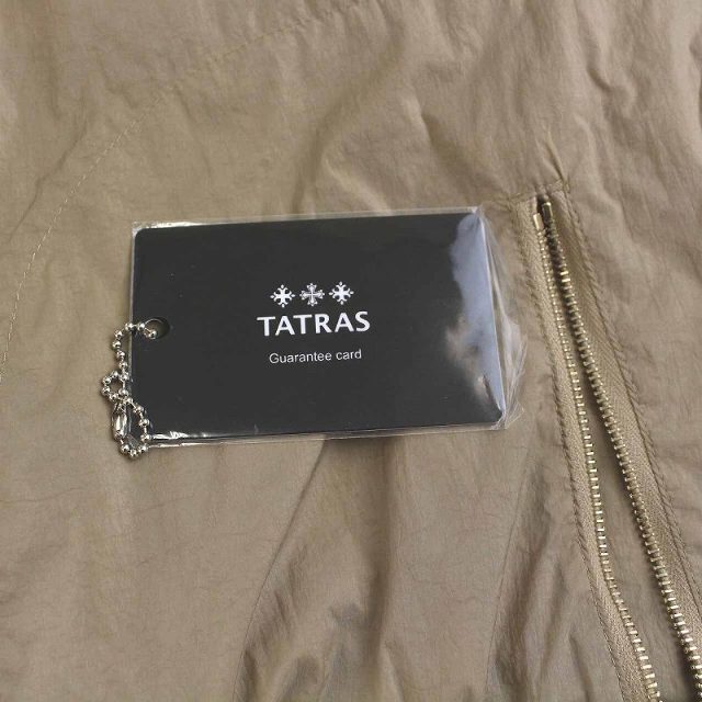 TATRAS(タトラス)のタトラス ナイロン パーカー ロング ジャケット ジップアップ 3 L ベージュ レディースのトップス(パーカー)の商品写真