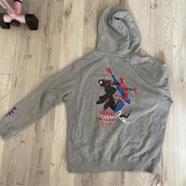 AOOS×MARVELコラボ スパイダーマンパーカー