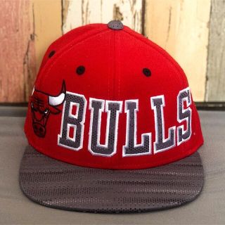 アディダス(adidas)のadidas ChicagoBulls スナップバックベースボールキャップ レア(キャップ)