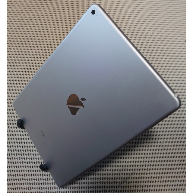 完動品美品iPad Air2(A1566)本体16GBシルバーWi-Fiモデル