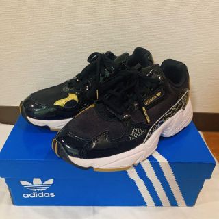 adidas アディダス　ファルコン　23.5cm スニーカー　パイソン(スニーカー)