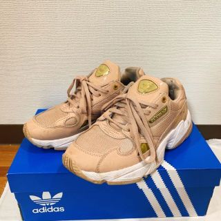 adidas ファルコン　22cm スニーカー ピンクベージュ　TORSION(スニーカー)