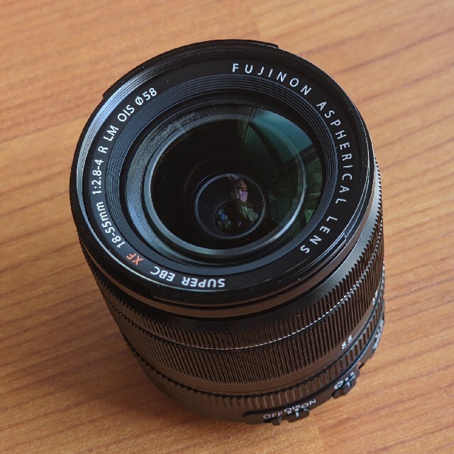 FUJIFILM XF18-55mm F2.8-4.0 R LM OISカメラ