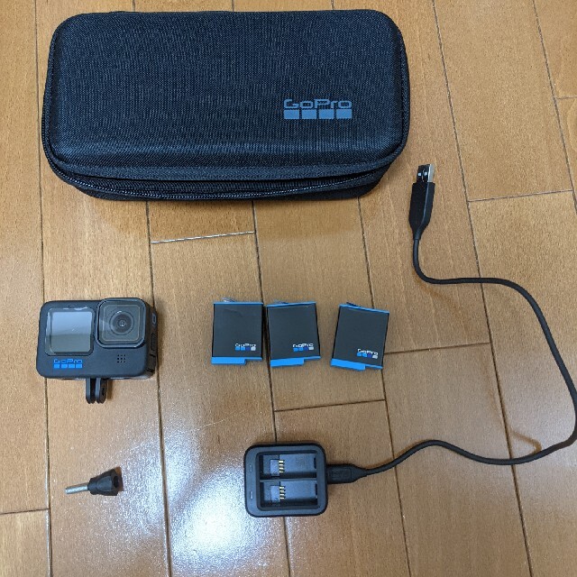 【冬バーゲン★】 GoPro - GoPro HERO ケース付き 交換バッテリー Black 10 ビデオカメラ