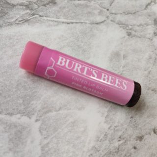 バーツビーズ(BURT'S BEES)のすもも様用　新品4本　バーツビーズ　リップ(リップケア/リップクリーム)