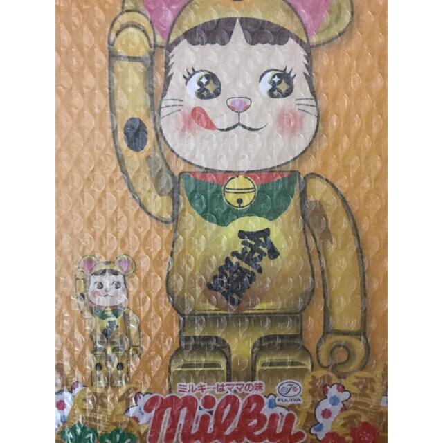 MEDICOM TOY(メディコムトイ)のBE@RBRICK  招き猫　ペコちゃん　金運　金メッキ　100%＆400% エンタメ/ホビーのフィギュア(その他)の商品写真