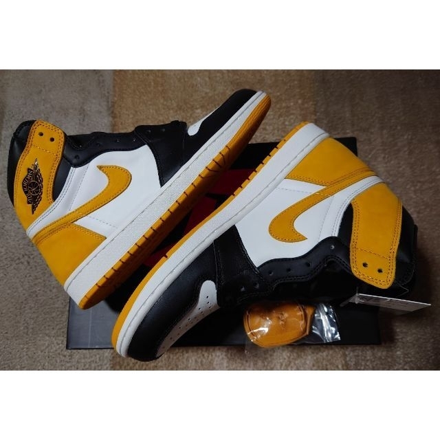 NIKE(ナイキ)のNIKE AIR JORDAN 1 HIGH OG YELLOW OCHRE メンズの靴/シューズ(スニーカー)の商品写真