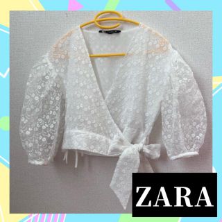 ザラ(ZARA)の【美品】ZARA ザラ 小花柄ブラウス 韓国 ホワイト 白(シャツ/ブラウス(長袖/七分))