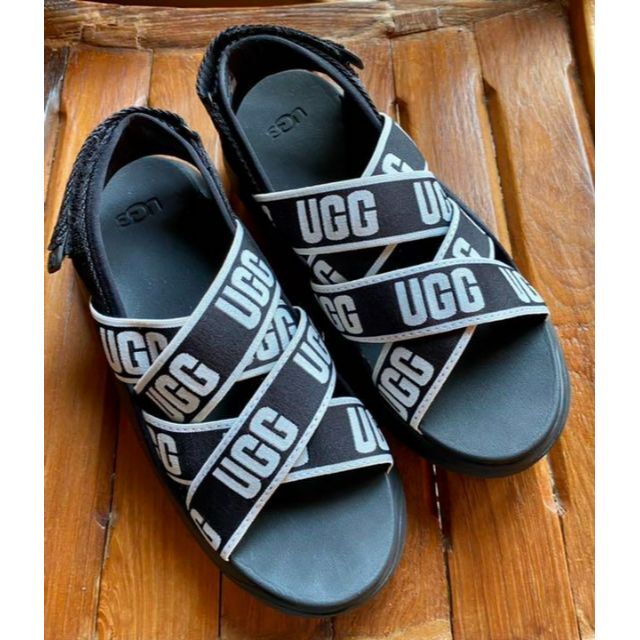 完売しました。。。✨A②24cm✨美品✨UGG✨LA CLOUD SANDAL✨