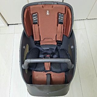 ブリヂストン(BRIDGESTONE)の【中古美品】ビッケ ポーラ フロントチャイルドシート本体☆ 別売りクッション付き(自動車用チャイルドシート本体)