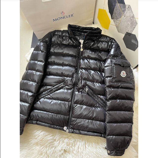 激安店舗 MONCLER - MONCLER モンクレールダウン 未使用品 人気モデル