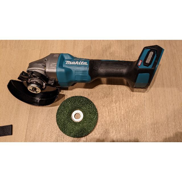 ☆美品 おまけの替刃数点付☆makita マキタ 40Vmax充電式ディスクグラインダ バッテリー1個(BL4025 40V 2.5Ah)付 60332