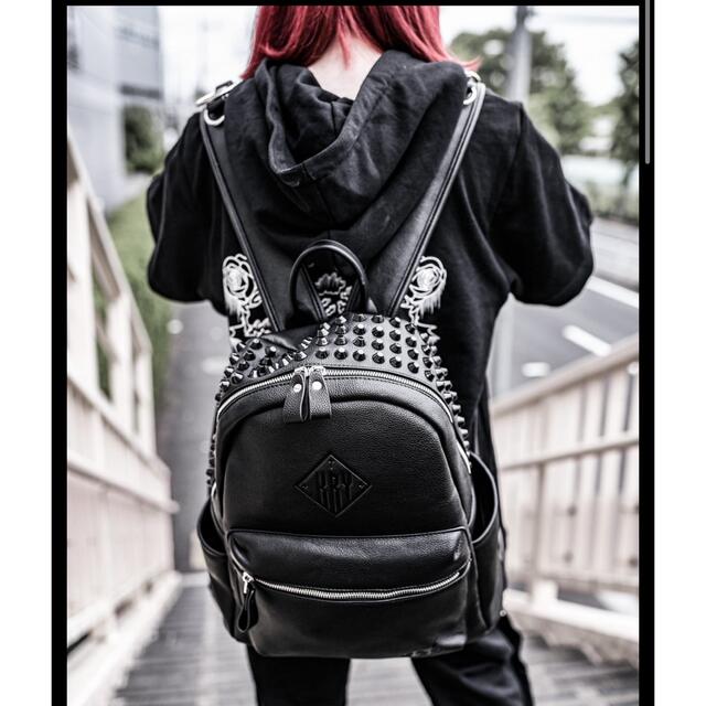 MILKBOY(ミルクボーイ)のKRY リュック　新品　タグ付　BACKPACK黒×ブラック　 レディースのバッグ(リュック/バックパック)の商品写真