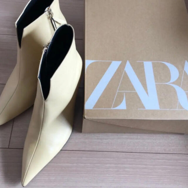 ZARA  ポイントショートブーツ　24.5cm