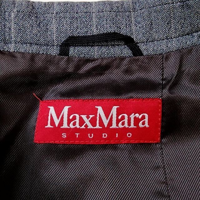 Max Mara(マックスマーラ)のMaxMara STUDIO パンツスーツ ストライプ グレー 40/42 j1 レディースのフォーマル/ドレス(スーツ)の商品写真