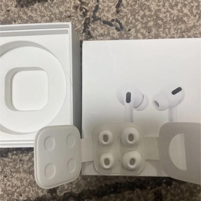 Apple(アップル)のApple AirPods Pro MWP22J/A スマホ/家電/カメラのオーディオ機器(ヘッドフォン/イヤフォン)の商品写真