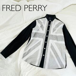 フレッドペリー(FRED PERRY)の美品【FRED PERRY】メンズシャツ　ユニオンジャック　Ｓ　黒×白(シャツ)