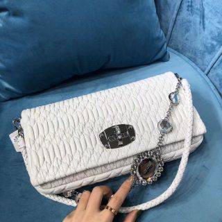 ミュウミュウ クリスタルの通販 1,000点以上 | miumiuを買うならラクマ ミュウミュウ クリスタルの通販 1,000点以上 | miumiuを買うならラクマ