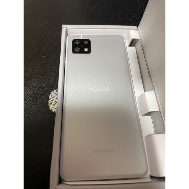 AQUOS(アクオス)のAQUOS sense6 シルバー 64 GB SIMフリー スマホ/家電/カメラのスマートフォン/携帯電話(スマートフォン本体)の商品写真