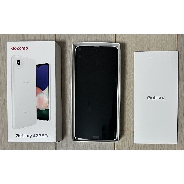 SAMSUNG(サムスン)の【新品未使用品】docomo Galaxy A22 5G ホワイト SC-56B スマホ/家電/カメラのスマートフォン/携帯電話(スマートフォン本体)の商品写真