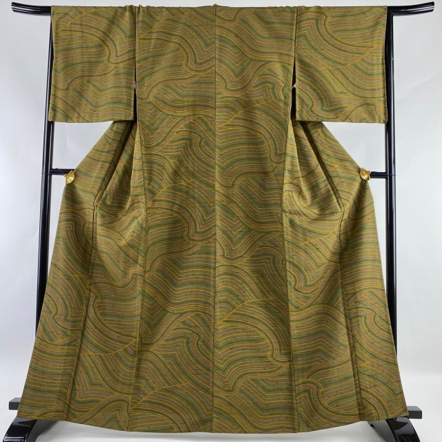小紋 美品 逸品 身丈164.5cm 裄丈66cm 正絹 【中古】 小紋 美品 逸品 身丈164.5cm 裄丈66cm 正絹 【中古】