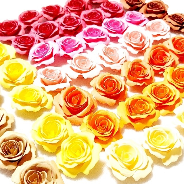 ペーパークイリング　デコレーション花　バラ　10色　50個　簡単取り付け ハンドメイドの素材/材料(各種パーツ)の商品写真