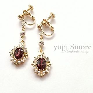 ビジュー　イヤリングorピアス(イヤリング)