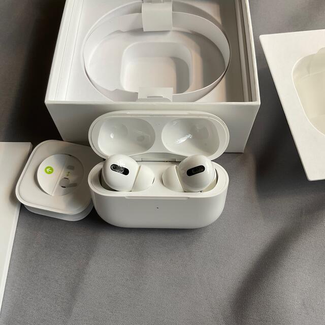 Apple(アップル)のAirPods Pro スマホ/家電/カメラのスマホ/家電/カメラ その他(その他)の商品写真