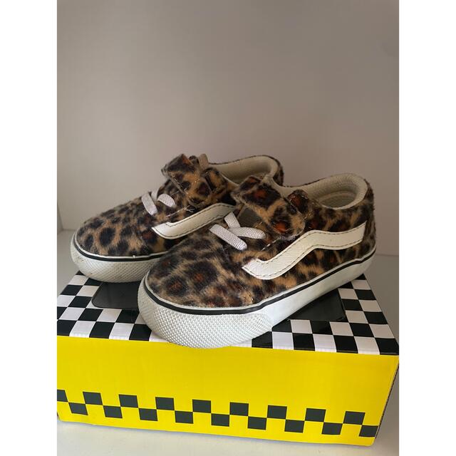 VANS(ヴァンズ)のバンズ  ヒョウ柄　スニーカー キッズ/ベビー/マタニティのキッズ靴/シューズ(15cm~)(スニーカー)の商品写真