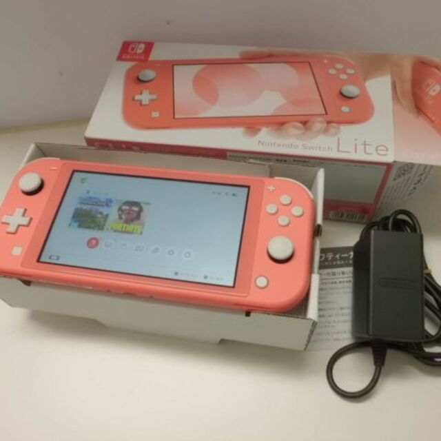 Nintendo Switch(ニンテンドースイッチ)のNintendo Switch Lite Coral 任天堂スイッチライト エンタメ/ホビーのゲームソフト/ゲーム機本体(携帯用ゲーム機本体)の商品写真