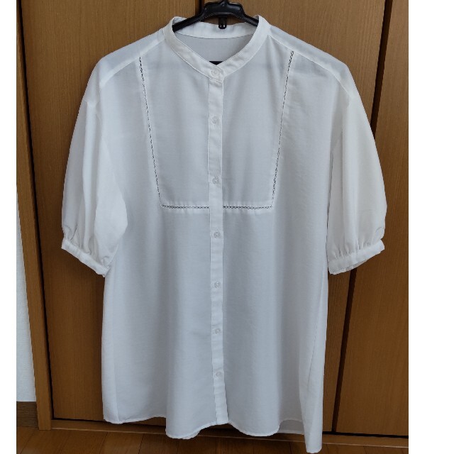 GU(ジーユー)のレディース アウター チュニック  ブラウス半袖 レディースのトップス(シャツ/ブラウス(半袖/袖なし))の商品写真