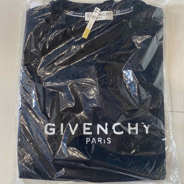 GIVENCHY(ジバンシィ)のGIVENCHY Tシャツ　Sサイズ メンズのトップス(Tシャツ/カットソー(半袖/袖なし))の商品写真