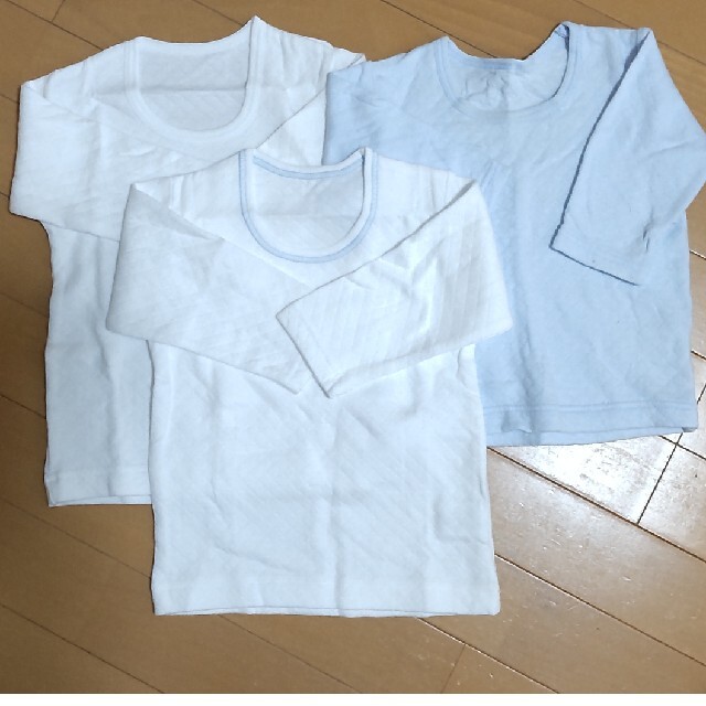 値下！3枚組長袖シャツ(新品＆中古) キッズ/ベビー/マタニティのベビー服(~85cm)(肌着/下着)の商品写真