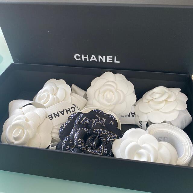 CHANEL(シャネル)のCHANEL カメリア レディースのアクセサリー(ブローチ/コサージュ)の商品写真