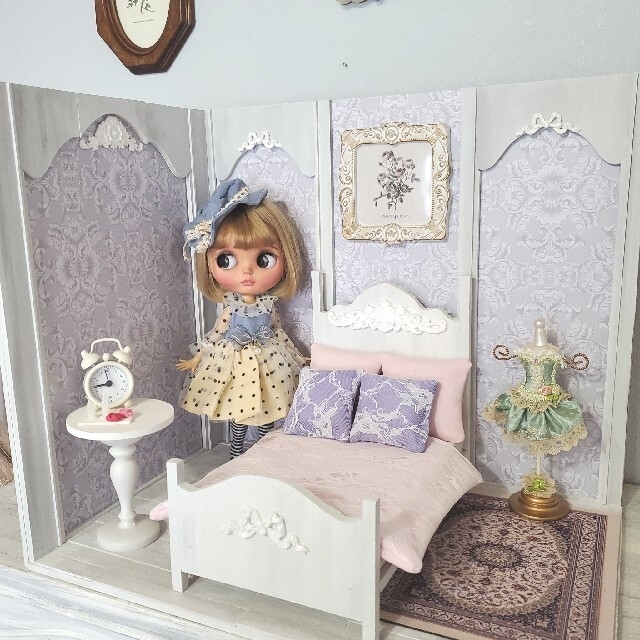専用品】ベッドルーム*ドールハウス+大人ダマスク柄壁+*ブライス 専用品】ベッドルーム*ドールハウス+大人ダマスク柄壁+*ブライス